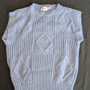 Chic Gray Sleeveless Sweater